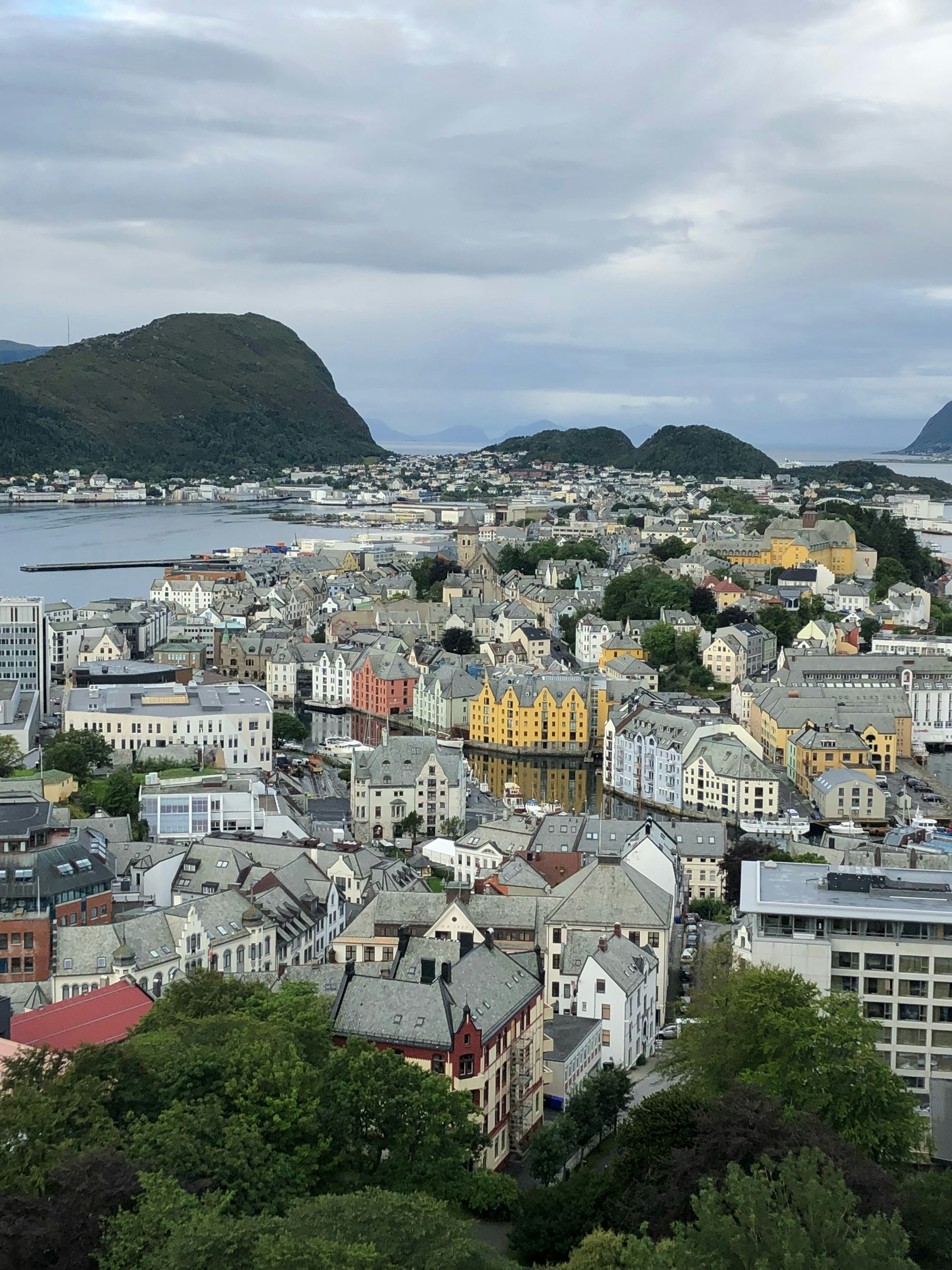 Ålesund kirke