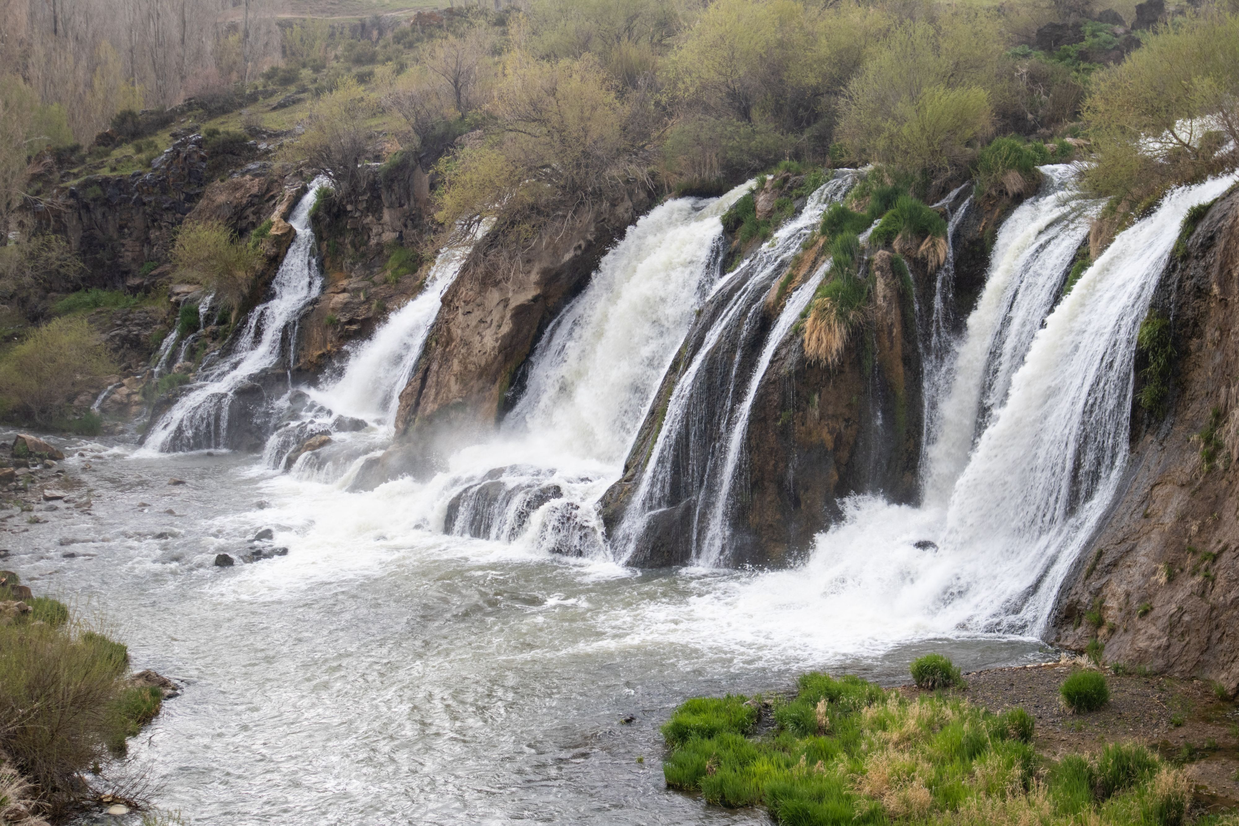 Muradiye Waterfall