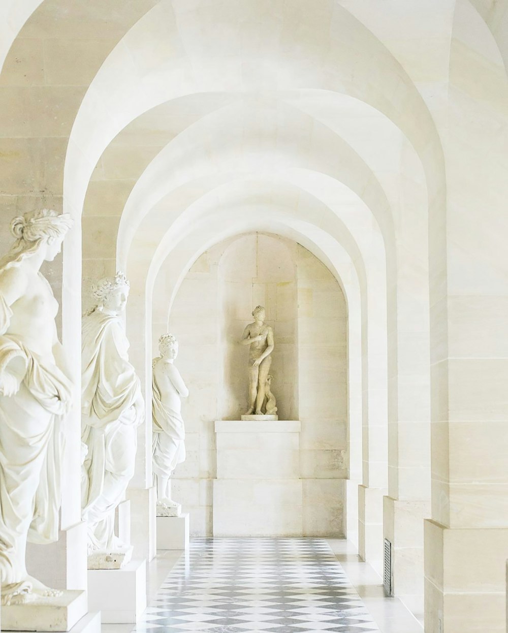 Musée du Louvre, Sculpture Courts